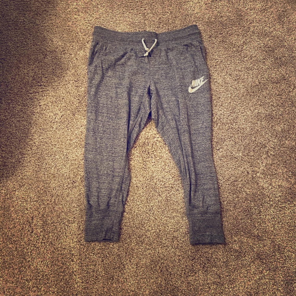 Nike cropped sweatpants